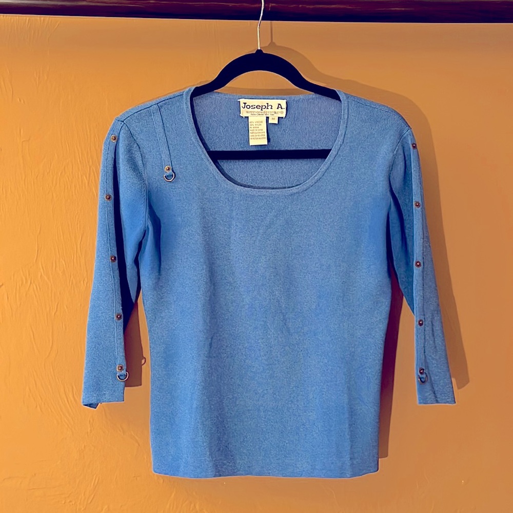 Joseph A. 3/4 Sleeve Stretch Top Medium Blue Unique Snap & D-Ring Decorations